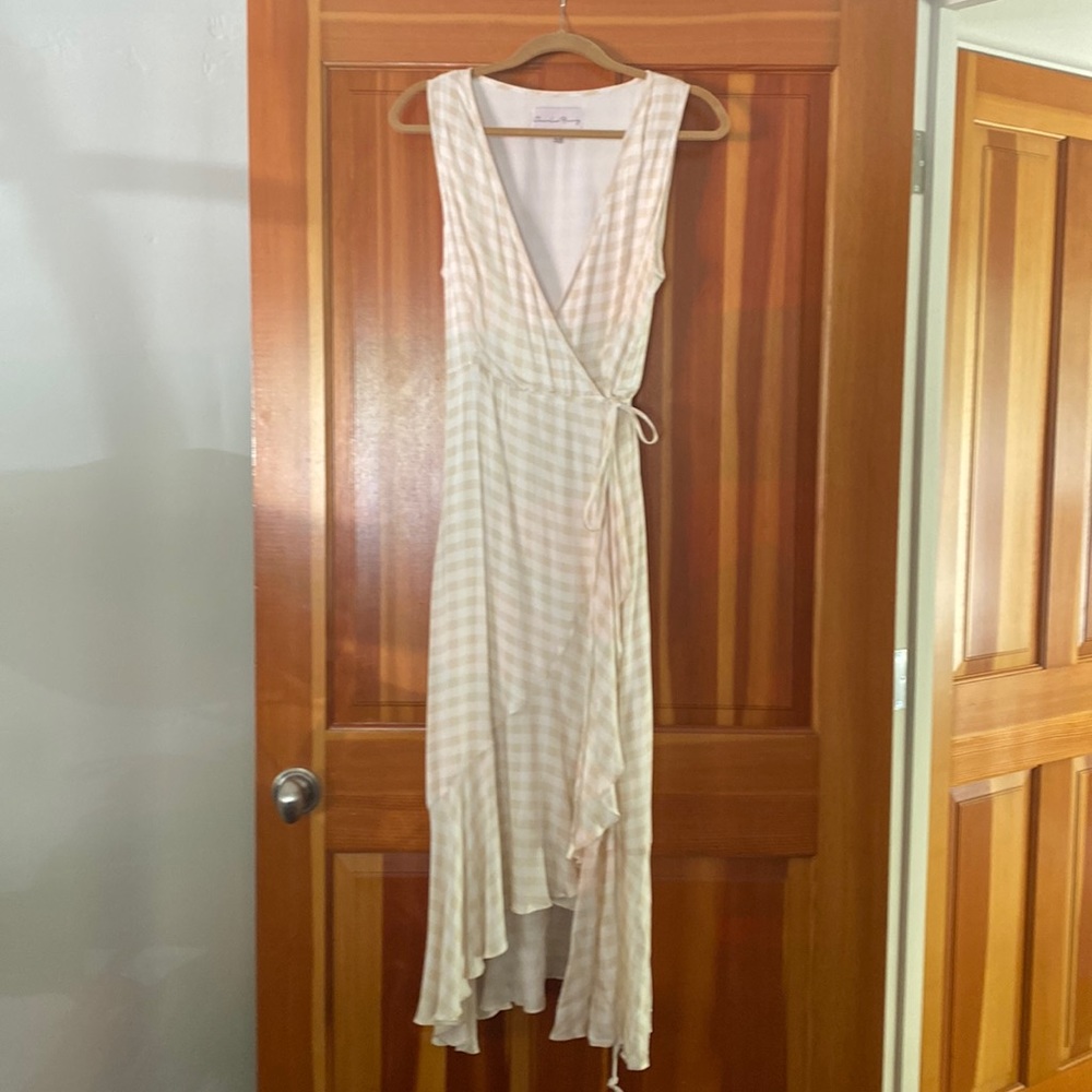 Sleeveless hi-lo Dress